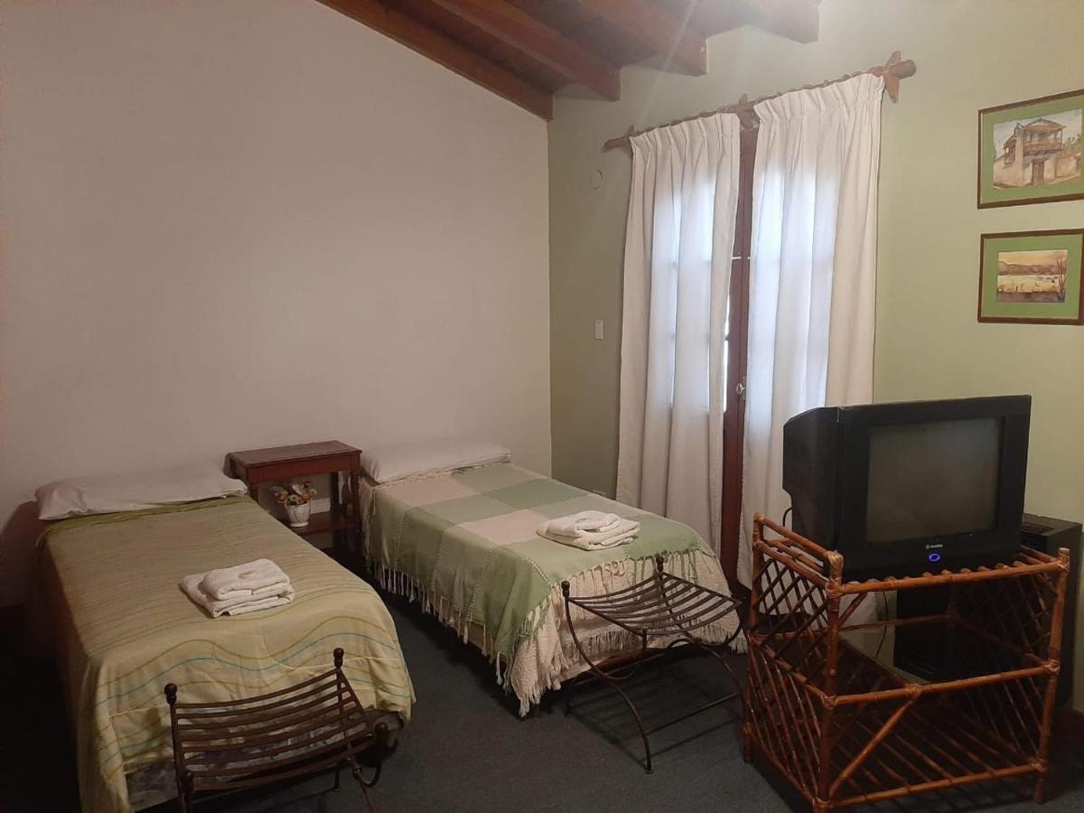 Bed & Breakfast Caseros 44